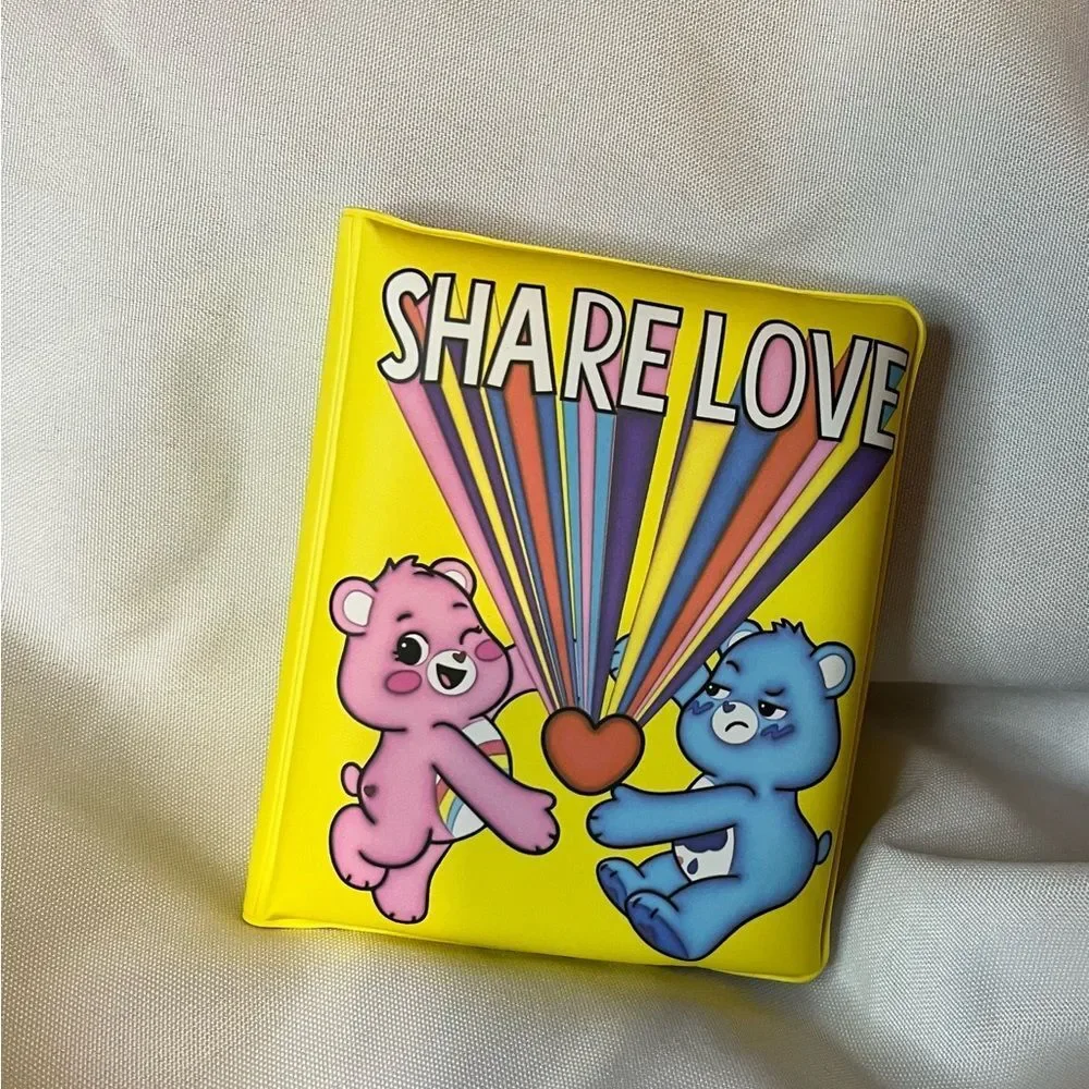 Colorful 'Share Love' Wallet